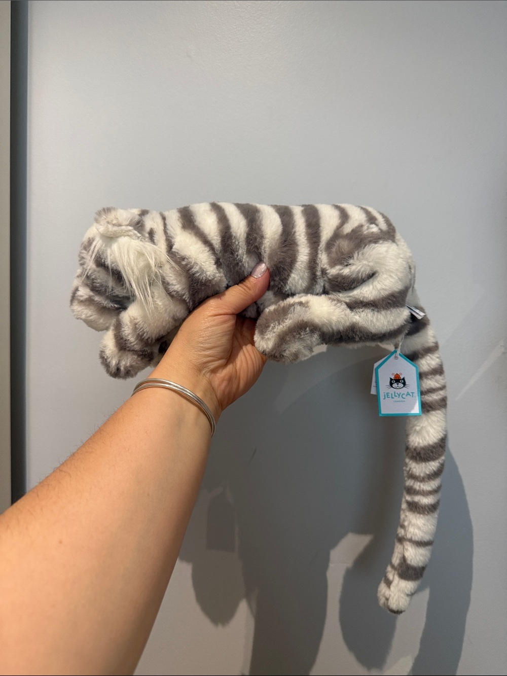 Jellycat Sacha Snow Tiger NWT - Picture 4 of 7